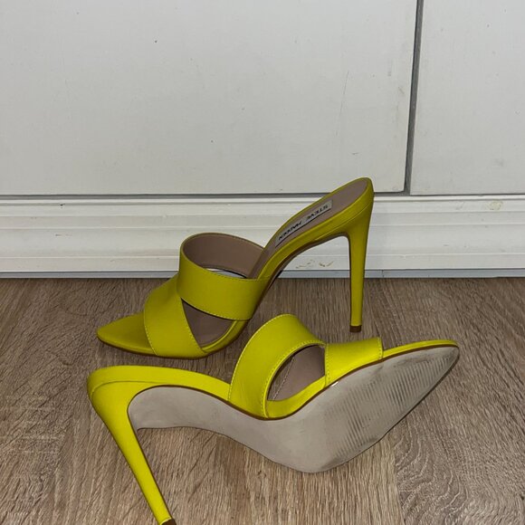 Steven Madden neon yellow stiletto mules GREAT CONDITION - Picture 3 of 4